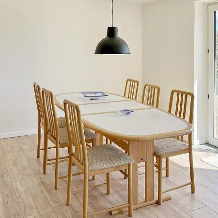 4 Person In Ostervra-by Traum *