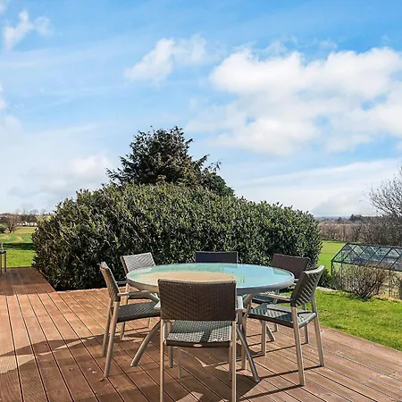 4 Person In Ostervra-by Traum